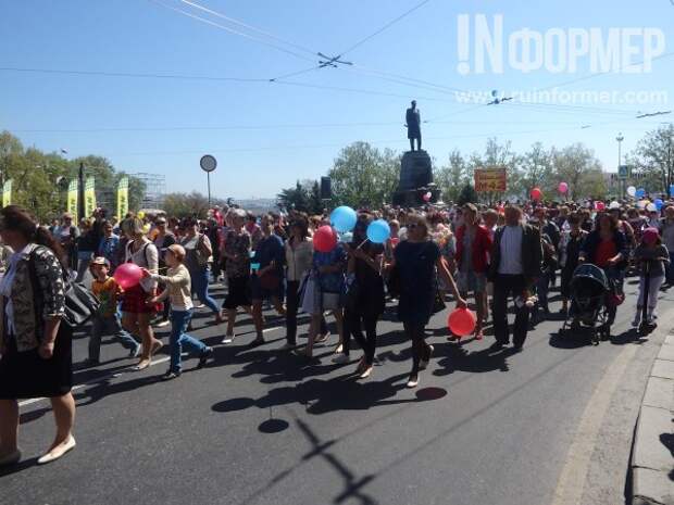Первомайская демонстрация в Севастополе прошла без политических лозунгов