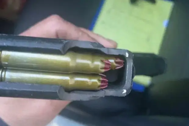 Водитель автобуса пострелял из окна квартиры на Гражданке из автомата