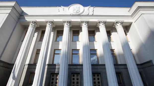В Раде заявили об угрозе разграбления земель Украины