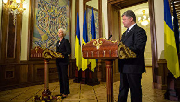 Президент Украины Петр Порошенко на пресс-конференции по итогам переговоров с директором-распорядителем МВФ Кристин Лагард в Киеве. Сентябрь 2015 года