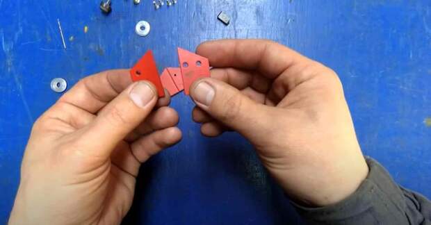 Самодельное приспособление для заточки сверла по металлу маленького диаметра (до 3 мм)