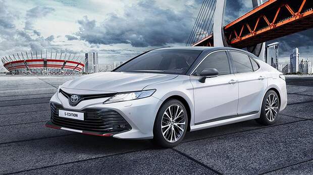 Toyota привезла спортивную версию Camry в Россию