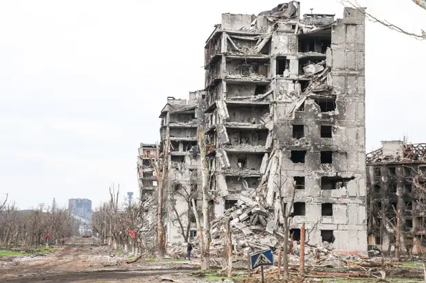 МО РФ: Подразделения ВС РФ и ДНР прекращают любые боевые действия рядом с "Азовсталью"