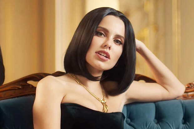 Дарья Клюкина представила свой дебютный клип на песню "Не так как у всех"