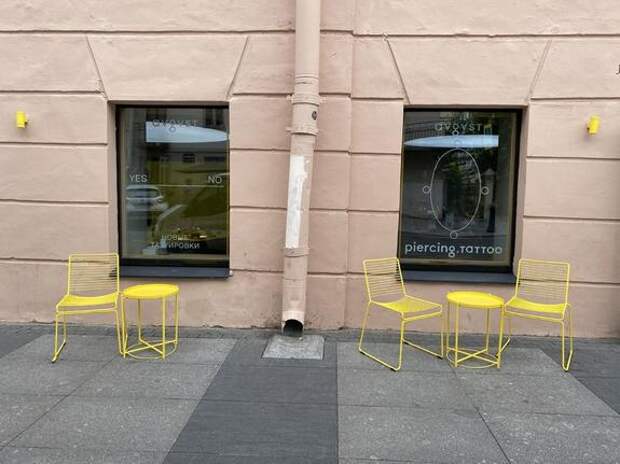 На проспекте Косыгина задержали подозреваемого в стрельбе по окну ресторана