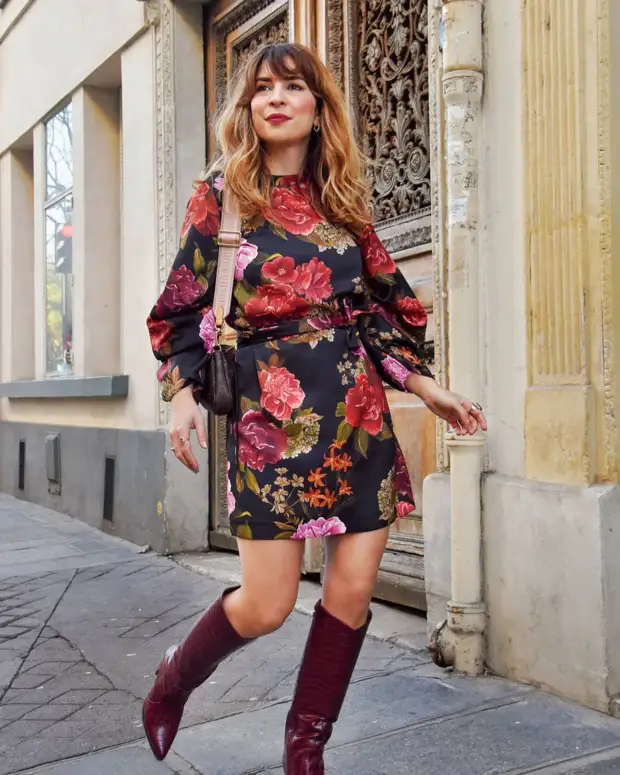 Как стильно носить платье с цветами осенью: 13 женственных и милых идей