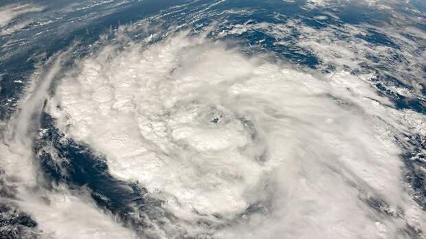 Ученые из РФ первыми предложили метод борьбы с тайфунами