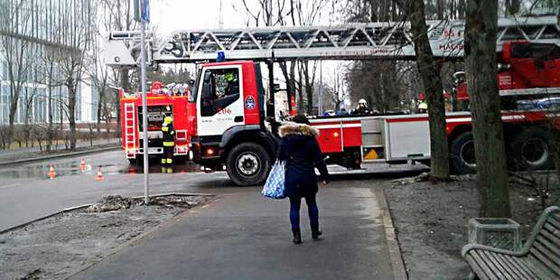 Пожарные спасли 11 человек на Большой Внуковской улице. Фото: Департамент ГОЧСиПБ