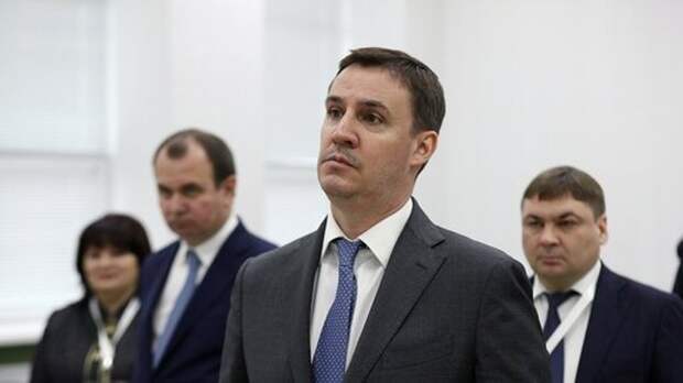 Президент РФ Владимир Путин обсудил повышение цен на куриные яйца с министром сельского хозяйства...