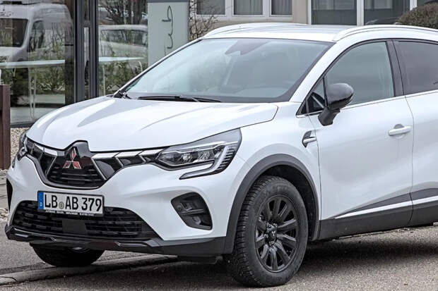 Дешевле многих китайцев: в Россию вернулся доступный японский кроссовер