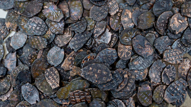 В Москве обнаружили клад со старинными серебряными монетами