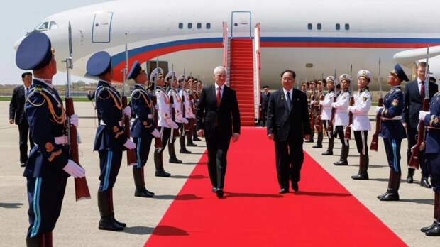 Белоусов вручил ордена военным КНДР, выполнявшим задачи в Курской области