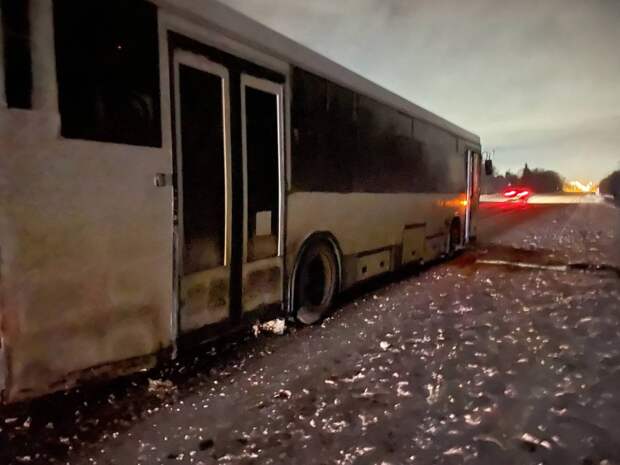 Под Великим Новгородом водитель рейсового автобуса насмерть сбил пешехода