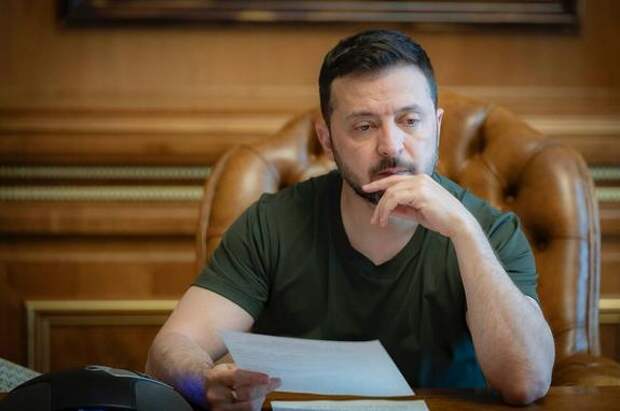 Экс-премьер Азаров: договариваться о мире нужно с хозяевами Зеленского
