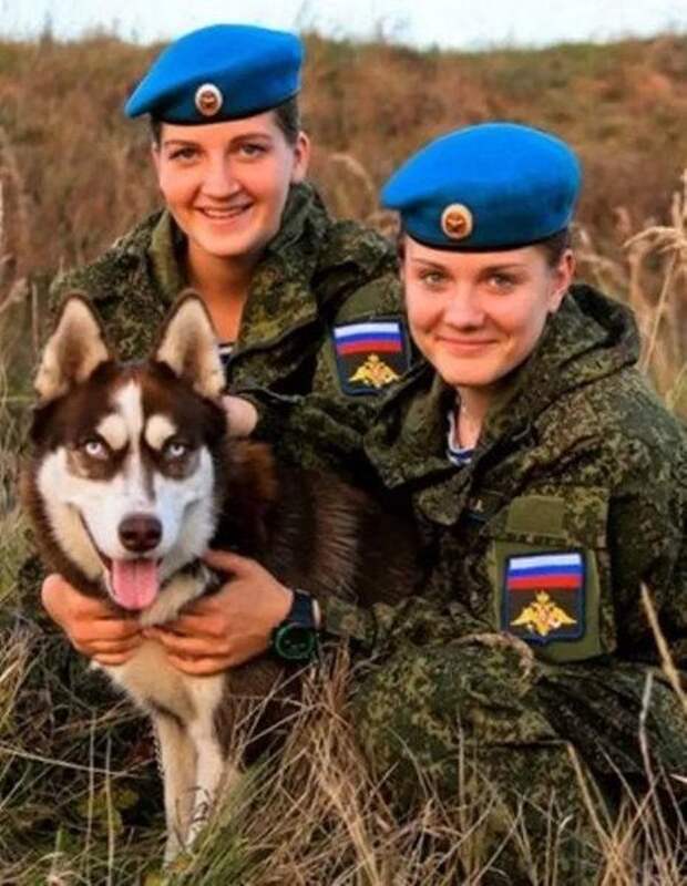 Очаровательные курсантки Рязанского высшего воздушно-десантного командного училища (12 фото)