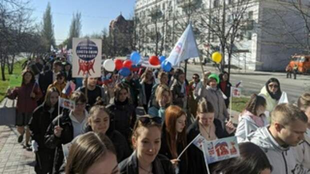 Первомайское шествие профсоюзов в Барнауле / Фото: amic.ru / Екатерина Смолихина