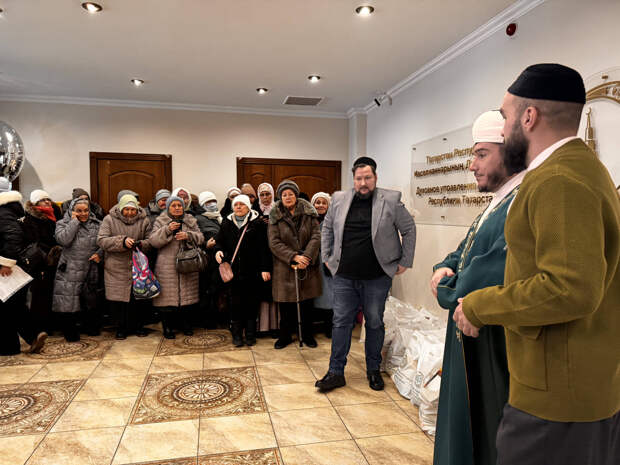 Рамазан аеның беренче көнендә 50 мохтаҗ гаиләгә ярдәм таратылды: «Шундый зур күчтәнәч»