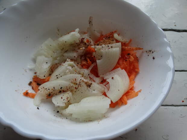 Салат «Гнездо глухаря» - неожиданно пришёлся по вкусу моей молодёжи, совсем не любителям советских салатов