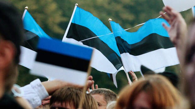 ERR: в Эстонии на 9 Мая запретили собрания, шествия и связанную с РФ символику