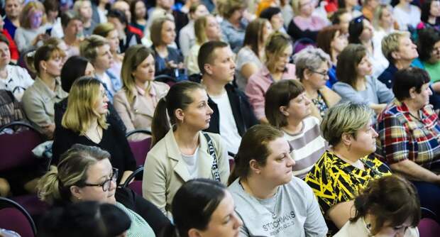 Детский омбудсмен Подмосковья провел родительское собрание для 300 человек в Шатуре