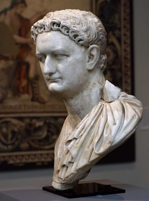 Император Домициан, мраморный бюст 90 г. н.э.