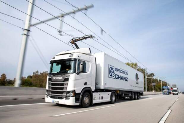 Электронная дорога-грузовик-мощность-технологии-на шоссе-2021-проавто-02