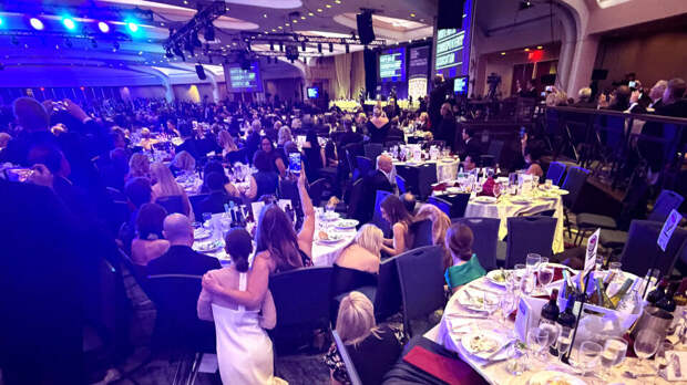 Пострадавшего при стрельбе на ужине с Трампом агента выписали из больницы