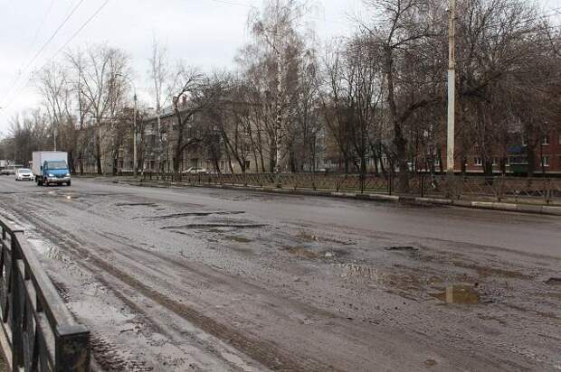 В Тамбове на улице Астраханской парализовано движение