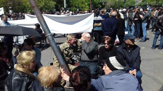 Это вам не Янукович: премьер-министр Саргсян не допустит майдана в Армении Это вам не Янукович: премьер-министр Саргсян не допустит майдана в Армении