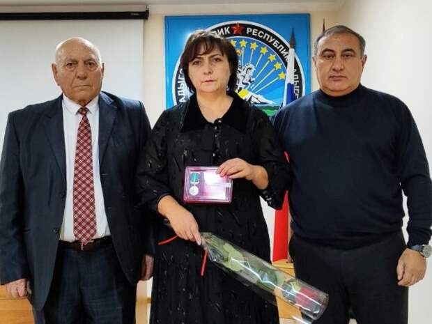 В Теучежском районе вручили памятные знаки «За содействие СВО»