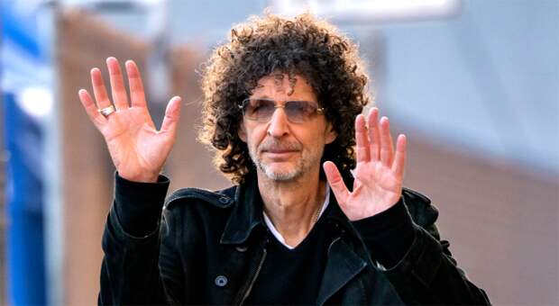 Howard Stern Compares Kanye West To Adolf Hitler Internet Reacts