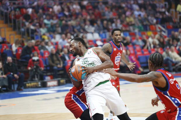 УНИКС проиграл московскому ЦСКА, уступив 16 очков преимущества