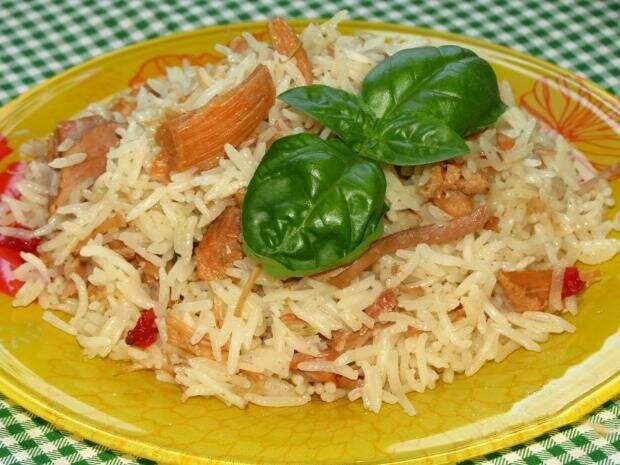 Рисовая каша с тушенкой