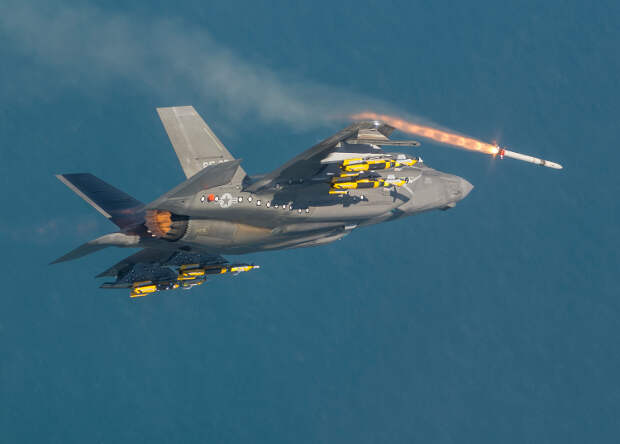Истребитель F-35 станет «летающим радаром»