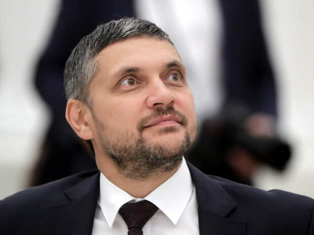Оцепить Росгвардией и заставить.