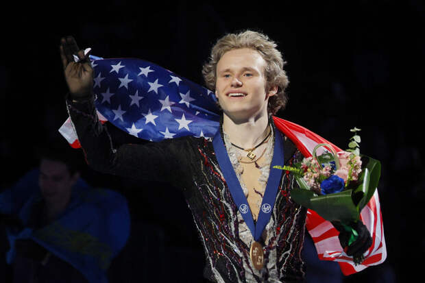 Фигурист Малинин стал вторым в короткой программе командного турнира Олимпиады