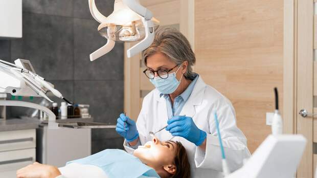 Россиян предупредили о скрытых рисках при пломбировании зуба