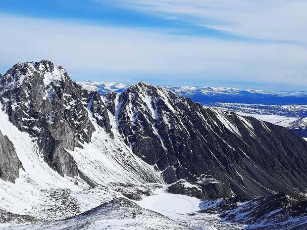 В горах Бурятии найден мертвым еще один турист, поиски продолжаются