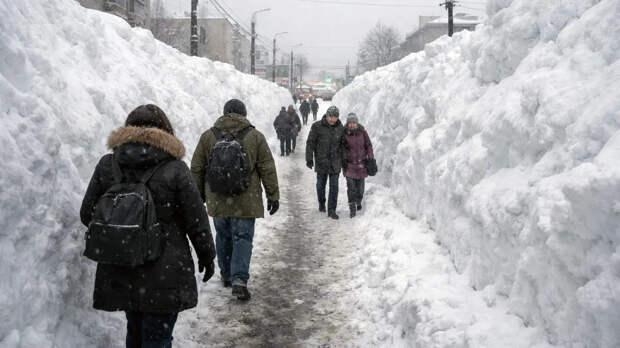 "Валли" устроил настоящий коллапс: В аэропортах хаос, встали трамваи, ЖК покоряет бесстрашный альпинист. Этот снегопад войдёт в историю!