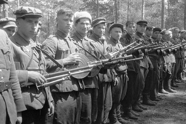 Партизанское соединение Сидора Ковпака. Киевская область. Украина. Фото: РИА