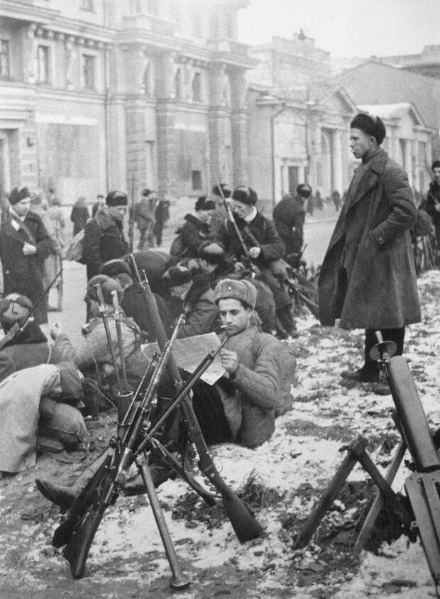 nikogda-ne-sdavatsya-moskovskaya-panika-1516-oktyabrya-1941-goda-06