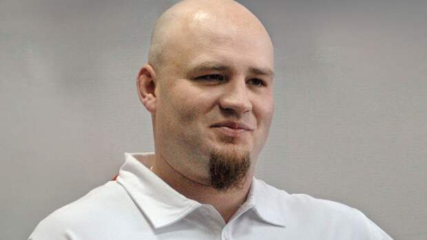 Приехал в Россию за деньгами и удивлял всех странностями. Маракл испугался на кладбище и не хотел платить налоги