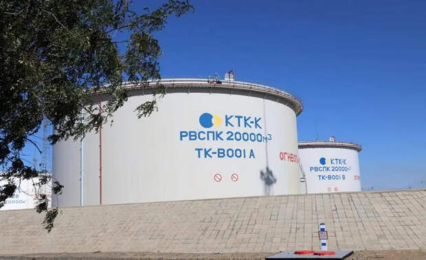 Добыча нефти в Казахстане упала более чем на треть из-за атак ВСУ на КТК