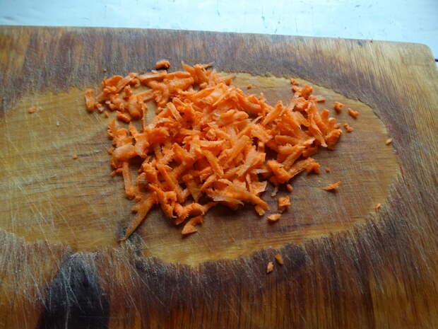 Салат «Гнездо глухаря» - неожиданно пришёлся по вкусу моей молодёжи, совсем не любителям советских салатов