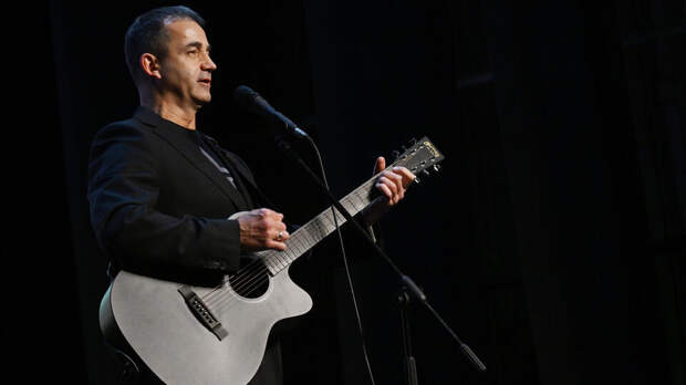 Дмитрий Певцов записал с фольклорным ансамблем песню "Дед" для трибьюта "Любэ"