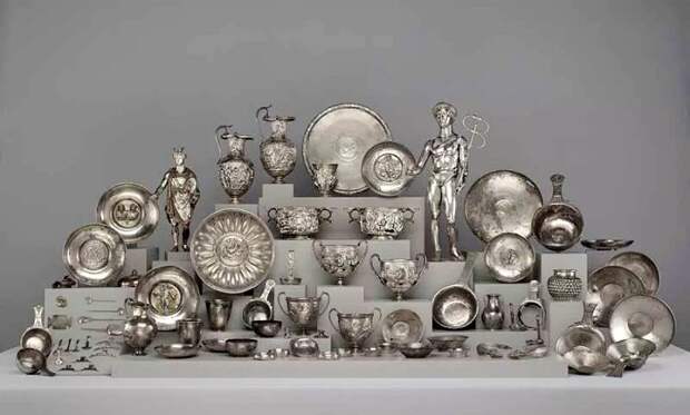 The Berthouville Treasure. Национальная библиотека Франции, отдел Монет, Медалей и Антиквариата, Париж The Berthouville Treasure. Национальная библиотека Франции, отдел Монет, Медалей и Антиквариата, Париж