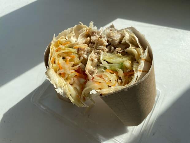 Поели за вас: кислая солянка и очень большая шаурма от паба "Биржа"