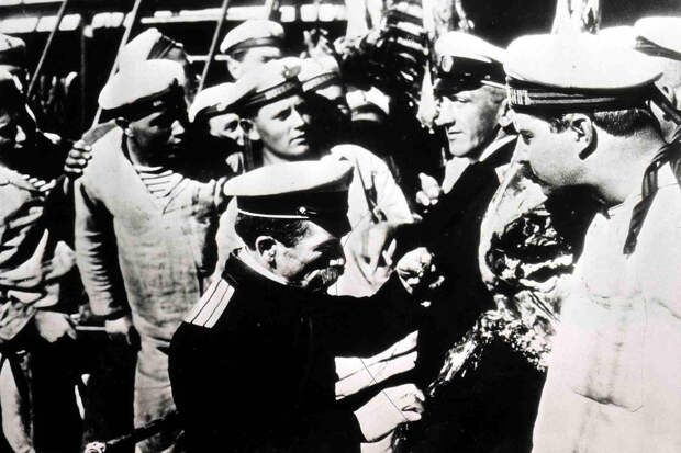 Кадр из фильма «Броненосец „Потемкин“»