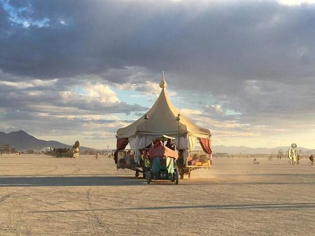 30 свежих фото с самого безумного и ошеломляющего фестиваля планеты Burning Man 2016