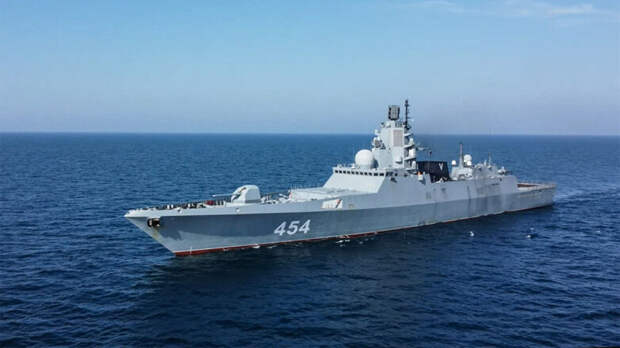 Военные корабли России прибывают в главный порт Кубы